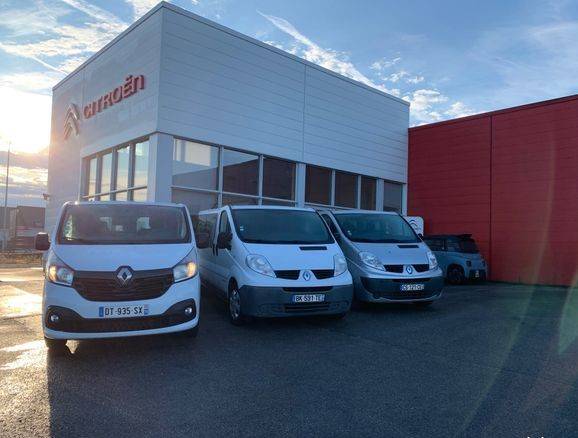 LOCATION MINIBUS RENAULT TRAFFIC 9 PLACES facture avec TVA sur ROUEN 76